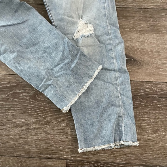 TORRID Crop Boyfriend Jean - Vintage Stretch Light Wash Size 12 Lace Underlay - Picture 6 of 13